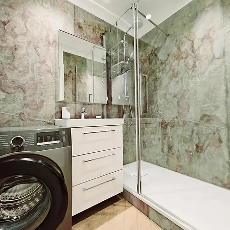 Le De Gaulle 1er - En Plein Centre Αντίμπ