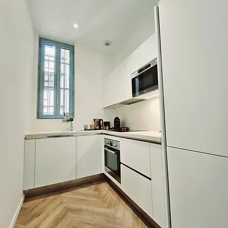 Le De Gaulle 1er - En Plein Centre *