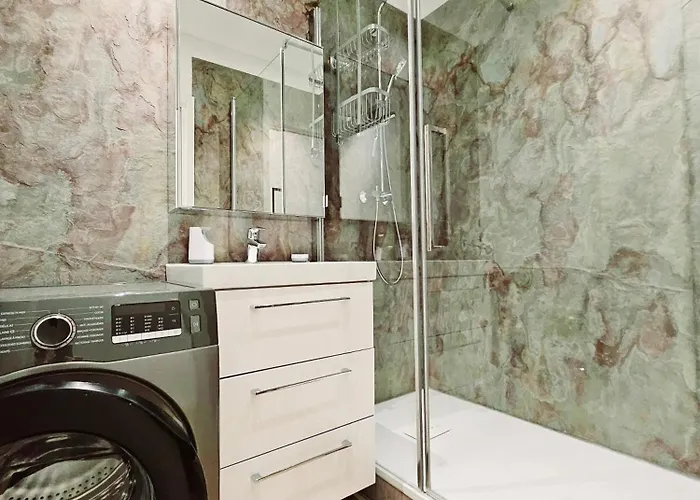 Le De Gaulle 1er - En Plein Centre Antibes