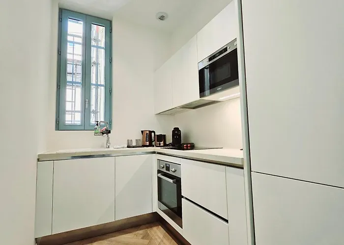 Le De Gaulle 1er - En Plein Centre *